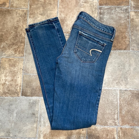 American Eagle Outfitters Denim - 🌸 2 for $10 🌸 American Eagle Skinny Jeans